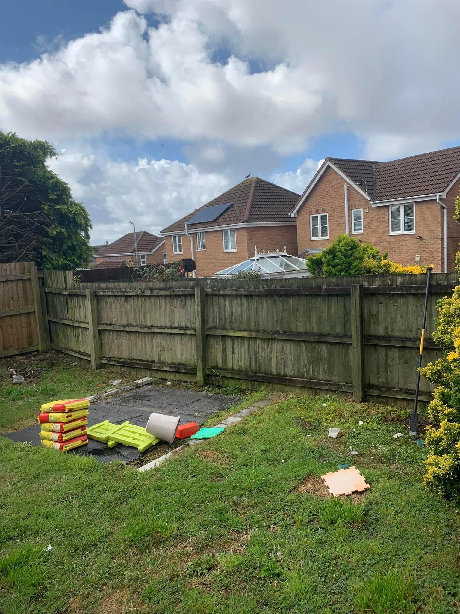 Fence Replacement & Low-Maintenance Garden Upgrade